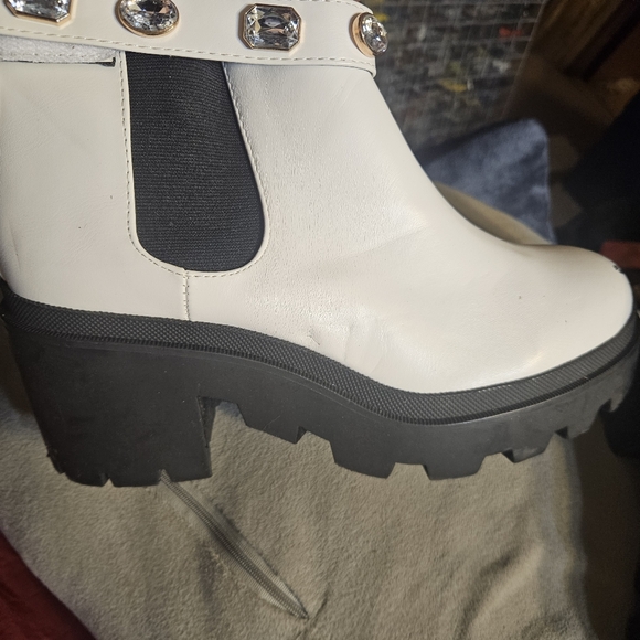 Women's Platform 3/4 White Fashion Ankle boot with Faux Stones - Picture 4 of 15